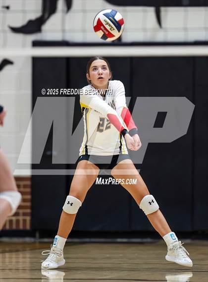 Thumbnail 3 in S & S Consolidated vs Bells (UIL Play-in Game) photogallery.