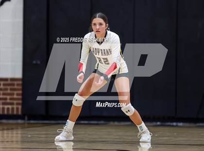 Thumbnail 2 in S & S Consolidated vs Bells (UIL Play-in Game) photogallery.