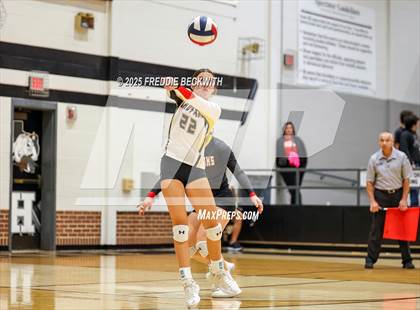 Thumbnail 2 in S & S Consolidated vs Bells (UIL Play-in Game) photogallery.