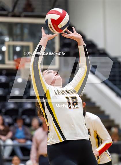 Thumbnail 1 in S & S Consolidated vs Bells (UIL Play-in Game) photogallery.