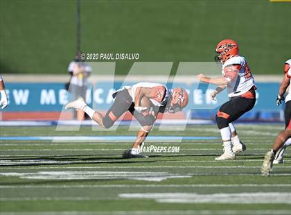 Thumbnail 3 in Eaton vs. Lamar (CHSAA 2A State FInal) photogallery.