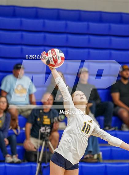 Thumbnail 1 in Kettle Moraine vs Wisconsin Lutheran (Waukesha West GVB JV1 Invitational) photogallery.