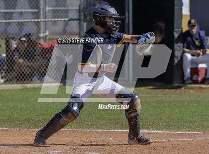 Thumbnail 3 in Bend vs Omaha Westview (Coach Bob Invitational) photogallery.