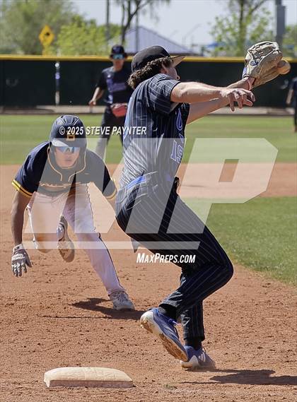 Thumbnail 2 in Bend vs Omaha Westview (Coach Bob Invitational) photogallery.