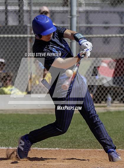 Thumbnail 1 in Bend vs Omaha Westview (Coach Bob Invitational) photogallery.