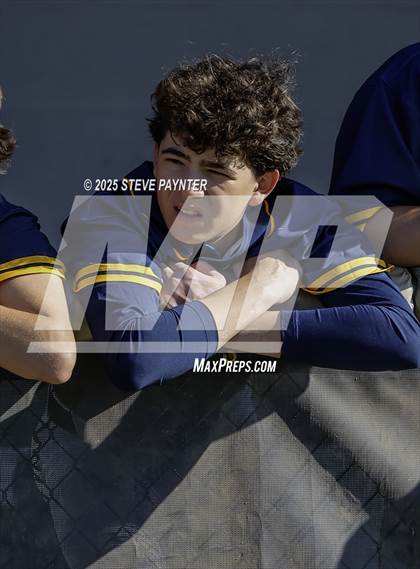 Thumbnail 2 in Bend vs Omaha Westview (Coach Bob Invitational) photogallery.