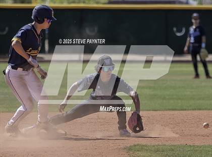 Thumbnail 3 in Bend vs Omaha Westview (Coach Bob Invitational) photogallery.