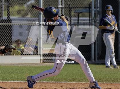 Thumbnail 3 in Bend vs Omaha Westview (Coach Bob Invitational) photogallery.