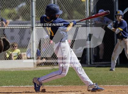 Thumbnail 3 in Bend vs Omaha Westview (Coach Bob Invitational) photogallery.