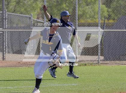 Thumbnail 2 in Bend vs Omaha Westview (Coach Bob Invitational) photogallery.
