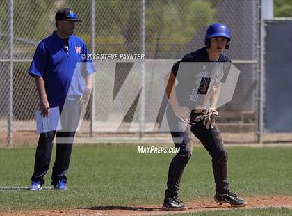 Thumbnail 2 in Bend vs Omaha Westview (Coach Bob Invitational) photogallery.