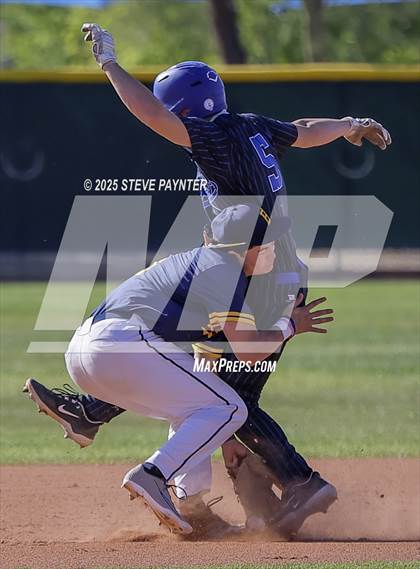 Thumbnail 1 in Bend vs Omaha Westview (Coach Bob Invitational) photogallery.