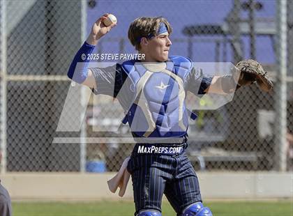 Thumbnail 2 in Bend vs Omaha Westview (Coach Bob Invitational) photogallery.