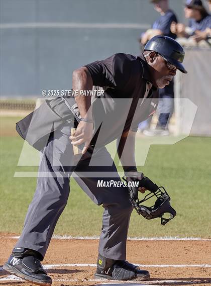 Thumbnail 2 in Bend vs Omaha Westview (Coach Bob Invitational) photogallery.
