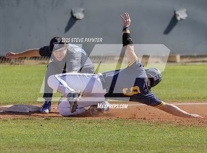 Thumbnail 1 in Bend vs Omaha Westview (Coach Bob Invitational) photogallery.