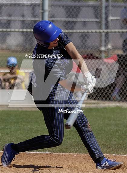 Thumbnail 3 in Bend vs Omaha Westview (Coach Bob Invitational) photogallery.