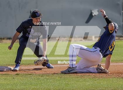 Thumbnail 3 in Bend vs Omaha Westview (Coach Bob Invitational) photogallery.