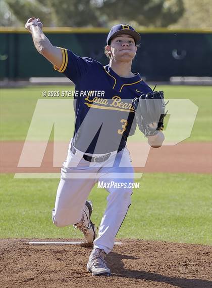 Thumbnail 2 in Bend vs Omaha Westview (Coach Bob Invitational) photogallery.