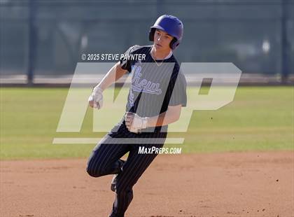 Thumbnail 2 in Bend vs Omaha Westview (Coach Bob Invitational) photogallery.