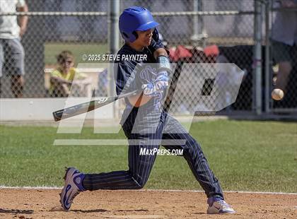 Thumbnail 2 in Bend vs Omaha Westview (Coach Bob Invitational) photogallery.