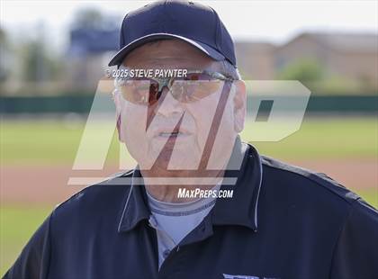 Thumbnail 3 in Bend vs Omaha Westview (Coach Bob Invitational) photogallery.