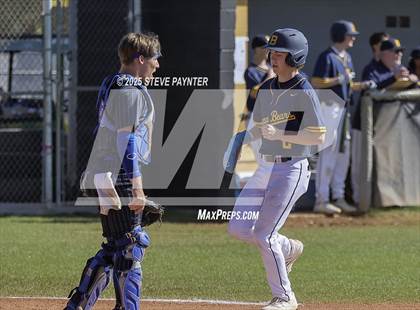 Thumbnail 3 in Bend vs Omaha Westview (Coach Bob Invitational) photogallery.