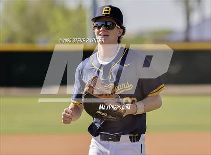 Thumbnail 1 in Bend vs Omaha Westview (Coach Bob Invitational) photogallery.