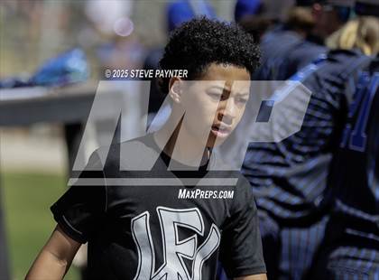Thumbnail 3 in Bend vs Omaha Westview (Coach Bob Invitational) photogallery.