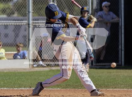 Thumbnail 2 in Bend vs Omaha Westview (Coach Bob Invitational) photogallery.