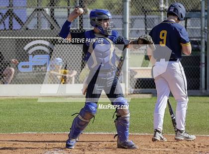 Thumbnail 2 in Bend vs Omaha Westview (Coach Bob Invitational) photogallery.