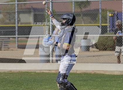 Thumbnail 2 in Bend vs Omaha Westview (Coach Bob Invitational) photogallery.