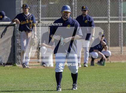 Thumbnail 3 in Bend vs Omaha Westview (Coach Bob Invitational) photogallery.