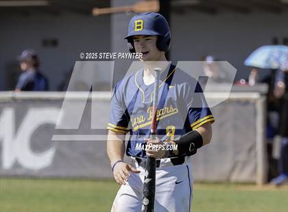 Thumbnail 2 in Bend vs Omaha Westview (Coach Bob Invitational) photogallery.