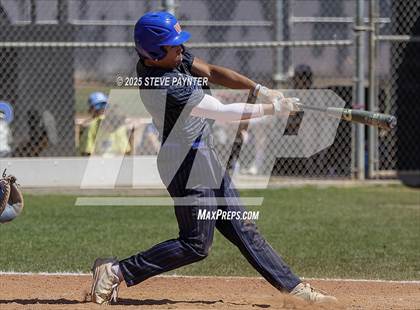 Thumbnail 3 in Bend vs Omaha Westview (Coach Bob Invitational) photogallery.