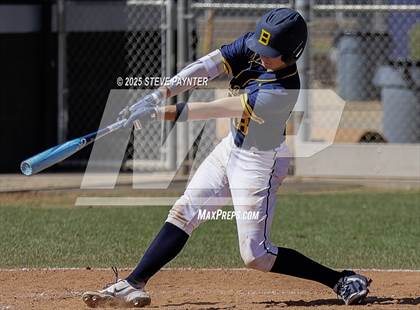 Thumbnail 2 in Bend vs Omaha Westview (Coach Bob Invitational) photogallery.