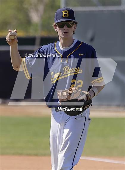 Thumbnail 3 in Bend vs Omaha Westview (Coach Bob Invitational) photogallery.