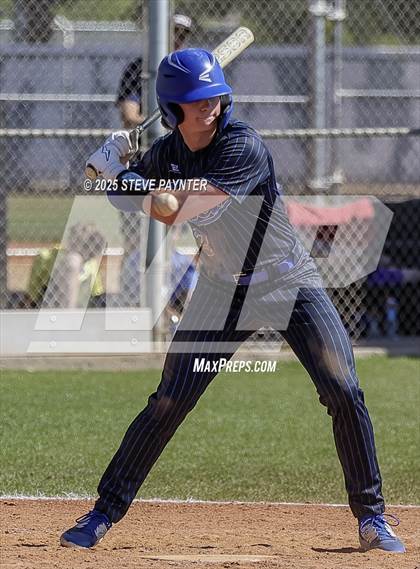 Thumbnail 2 in Bend vs Omaha Westview (Coach Bob Invitational) photogallery.