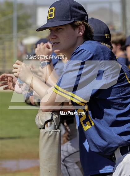 Thumbnail 2 in Bend vs Omaha Westview (Coach Bob Invitational) photogallery.