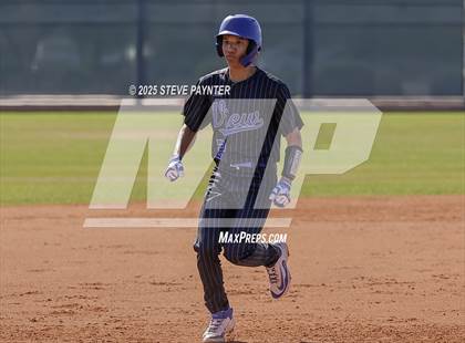 Thumbnail 1 in Bend vs Omaha Westview (Coach Bob Invitational) photogallery.
