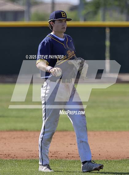 Thumbnail 2 in Bend vs Omaha Westview (Coach Bob Invitational) photogallery.