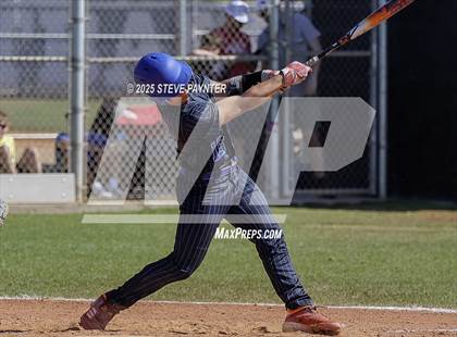 Thumbnail 3 in Bend vs Omaha Westview (Coach Bob Invitational) photogallery.