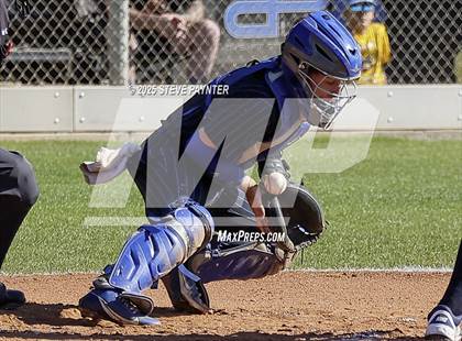 Thumbnail 2 in Bend vs Omaha Westview (Coach Bob Invitational) photogallery.