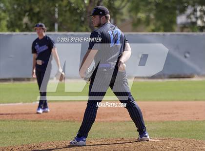 Thumbnail 2 in Bend vs Omaha Westview (Coach Bob Invitational) photogallery.