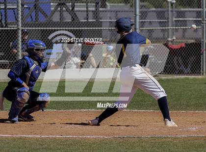 Thumbnail 2 in Bend vs Omaha Westview (Coach Bob Invitational) photogallery.