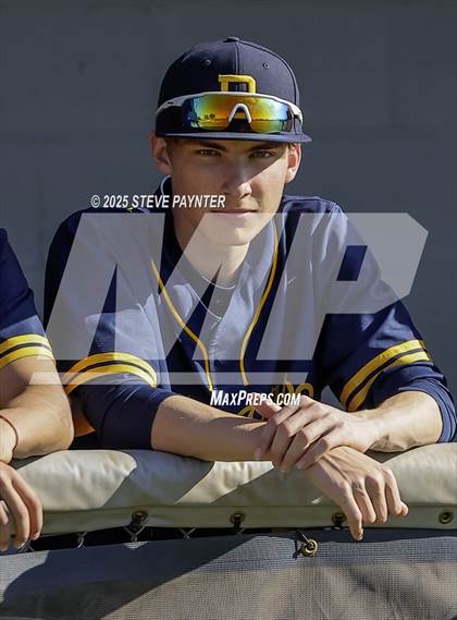 Thumbnail 3 in Bend vs Omaha Westview (Coach Bob Invitational) photogallery.