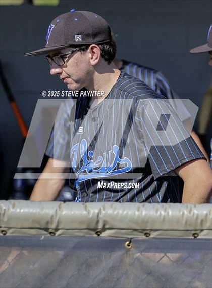 Thumbnail 3 in Bend vs Omaha Westview (Coach Bob Invitational) photogallery.
