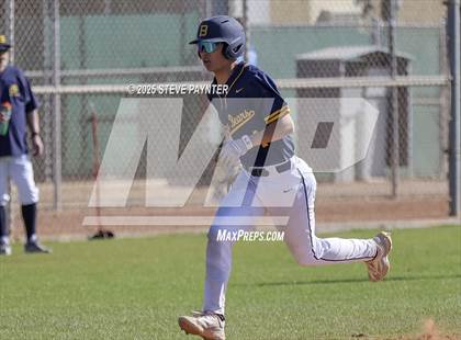 Thumbnail 3 in Bend vs Omaha Westview (Coach Bob Invitational) photogallery.