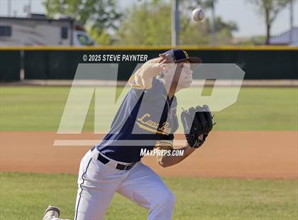 Thumbnail 2 in Bend vs Omaha Westview (Coach Bob Invitational) photogallery.