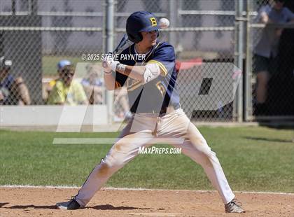 Thumbnail 2 in Bend vs Omaha Westview (Coach Bob Invitational) photogallery.