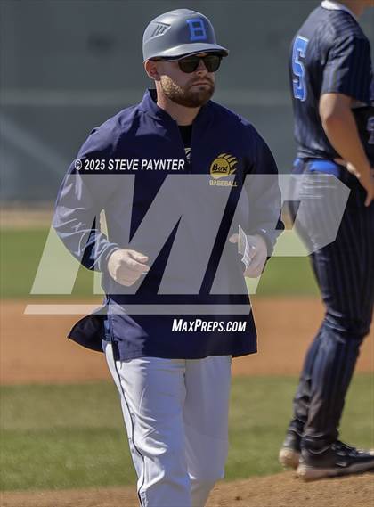 Thumbnail 2 in Bend vs Omaha Westview (Coach Bob Invitational) photogallery.